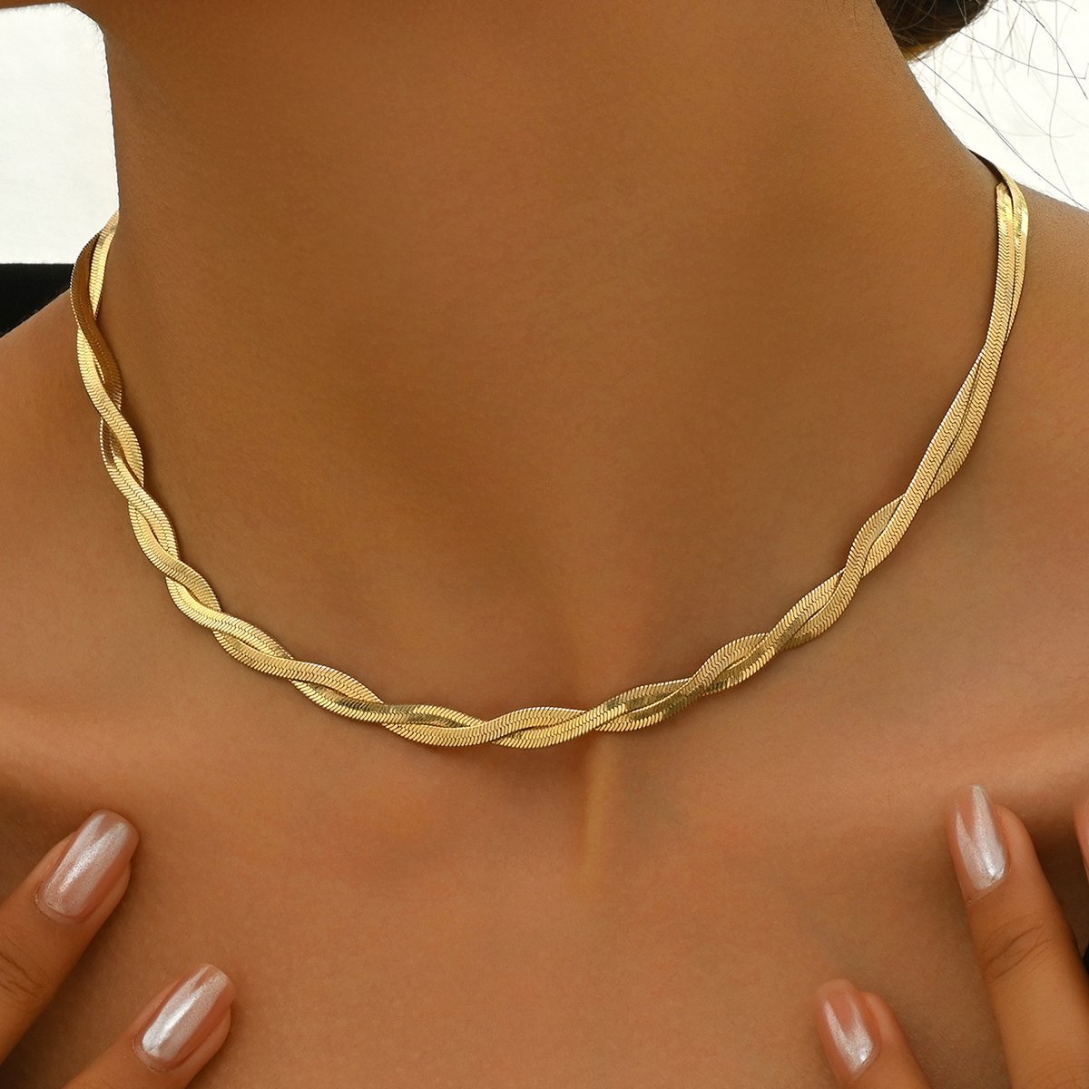 Aurora Twist Choker