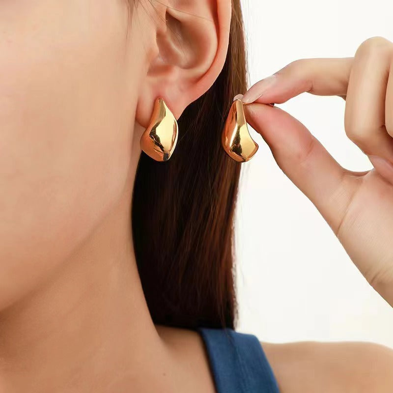 Aurum Drop Studs